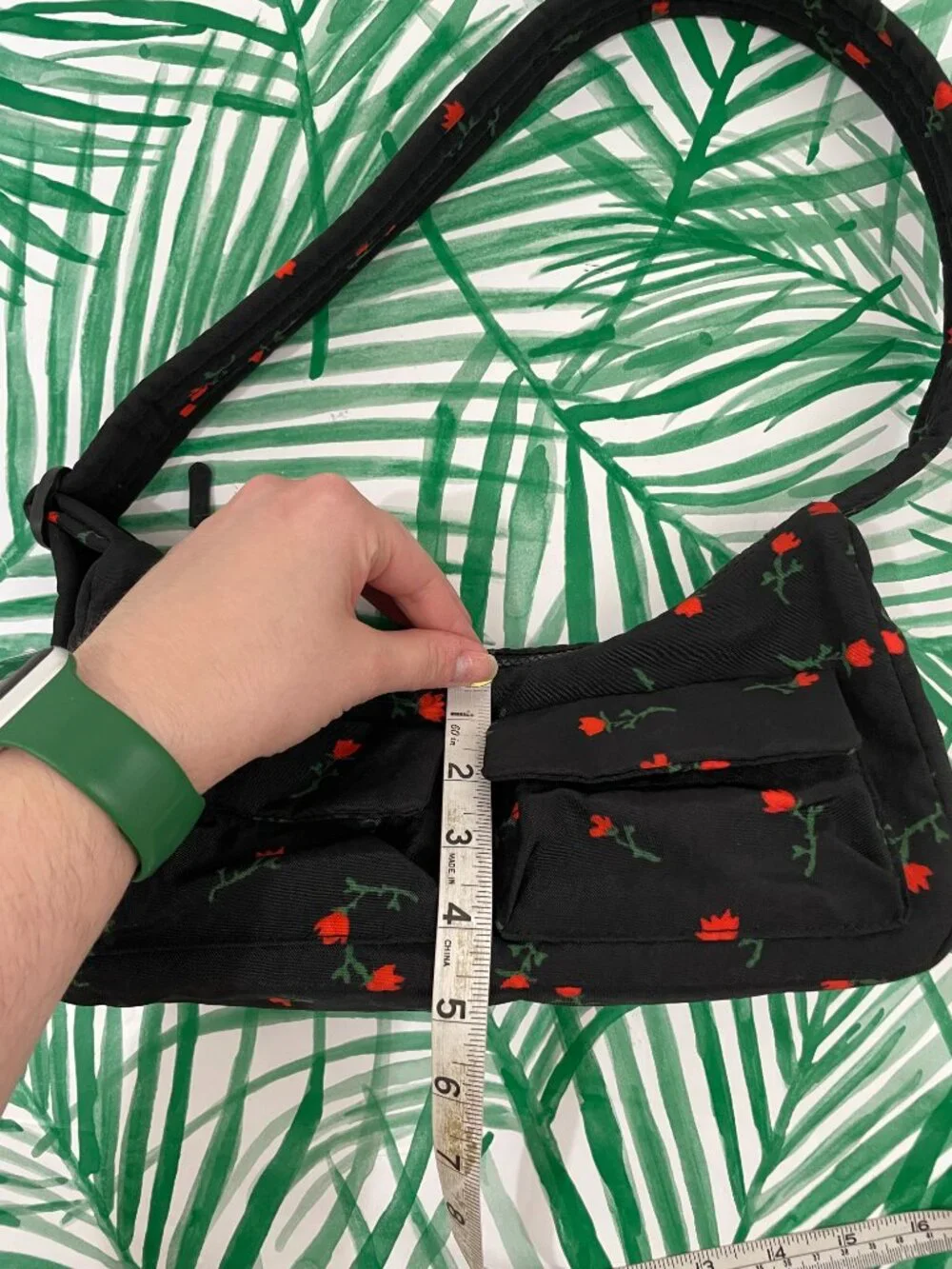 Baggu Cargo Shoulder Bag in Painted Wildflower Black